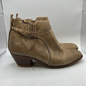Vintage The Brookeline Shoe Heeled Ankle Bootie Brown Tan Womens Size 10